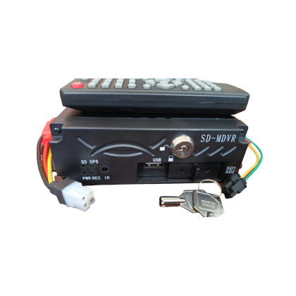 DVR auto pentru 4 camere ADH 1080p DVR-704A